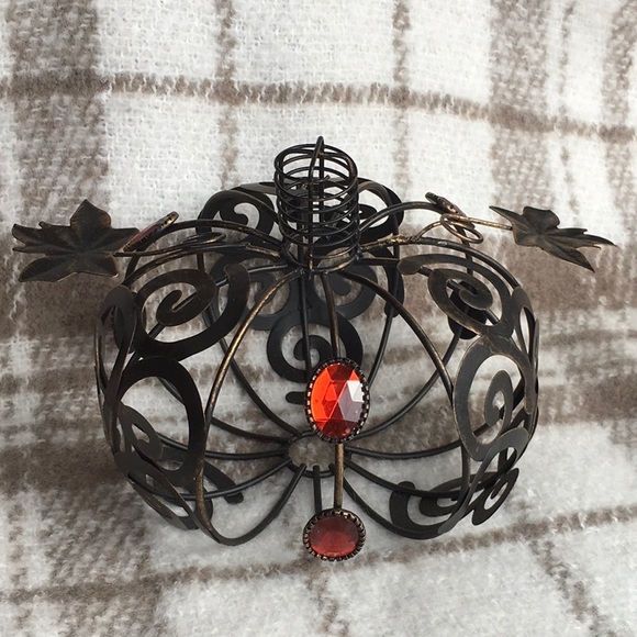 Beautiful Accent Metal Pumpkin with 6 Orange Jewels - Picture 6 of 9